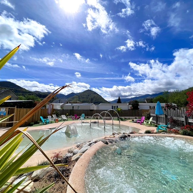 Piscine lagon publique pour hôtels, campings, gîtes et collectivités 