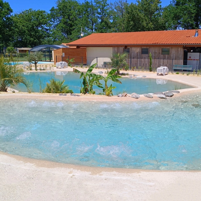 Piscine lagon publique pour hôtels, campings, gîtes et collectivités 