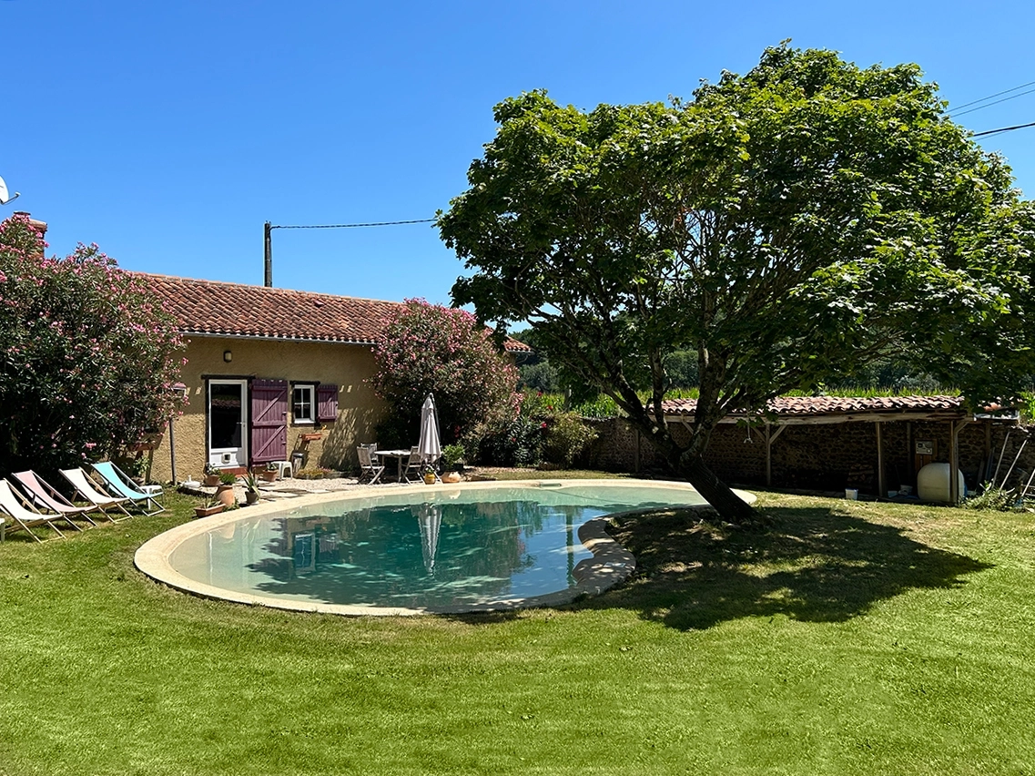 Piscine lagon publique pour hôtels, campings, gîtes et collectivités 