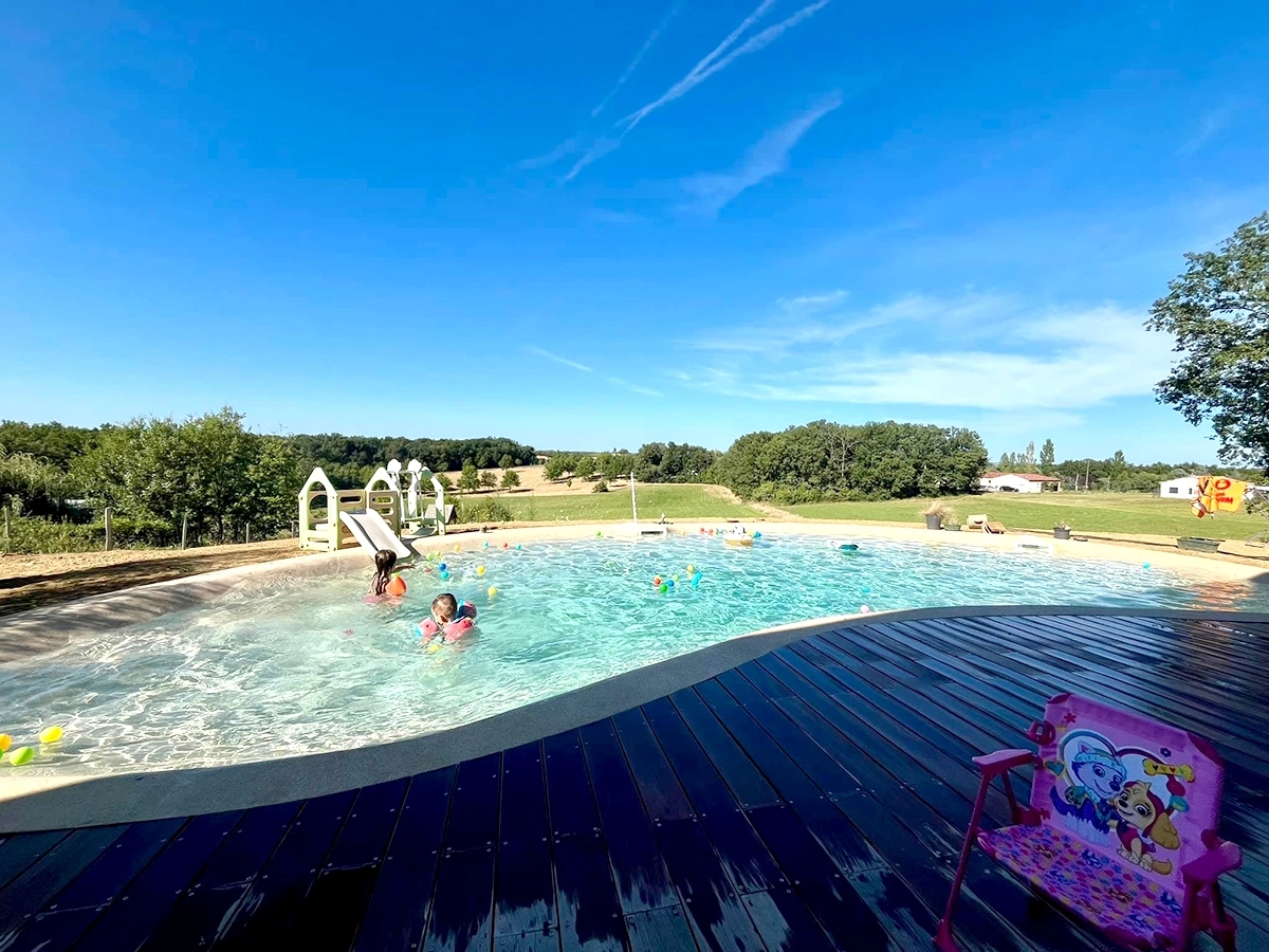 Piscine lagon publique pour hôtels, campings, gîtes et collectivités 