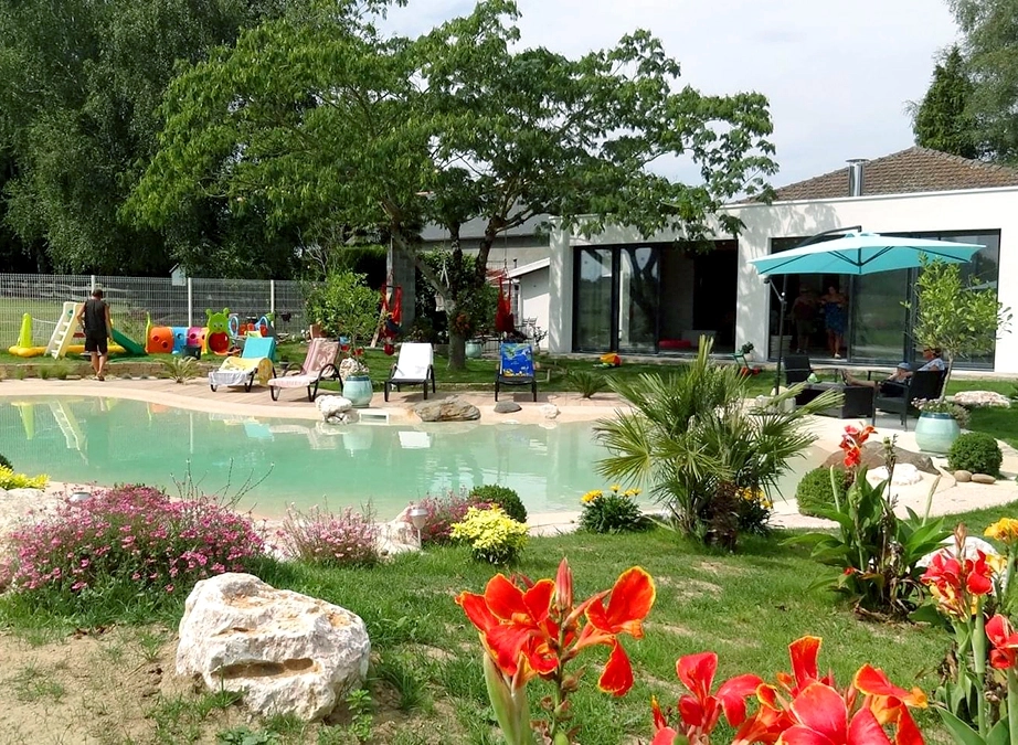 Piscine lagon publique pour hôtels, campings, gîtes et collectivités 