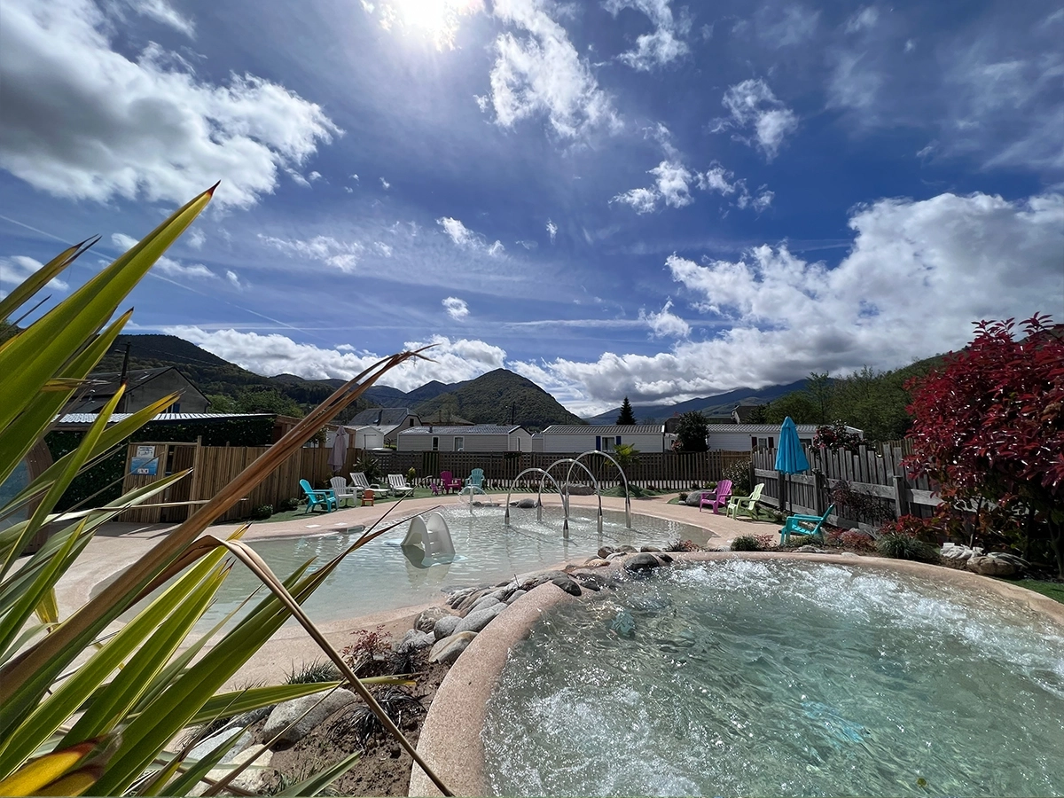 Piscine lagon publique pour hôtels, campings, gîtes et collectivités 